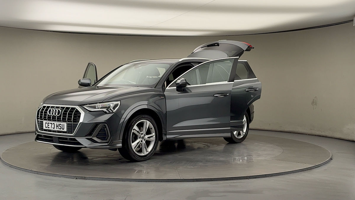 Used Audi Q3 2023 for sale - 76536439: Photo 49