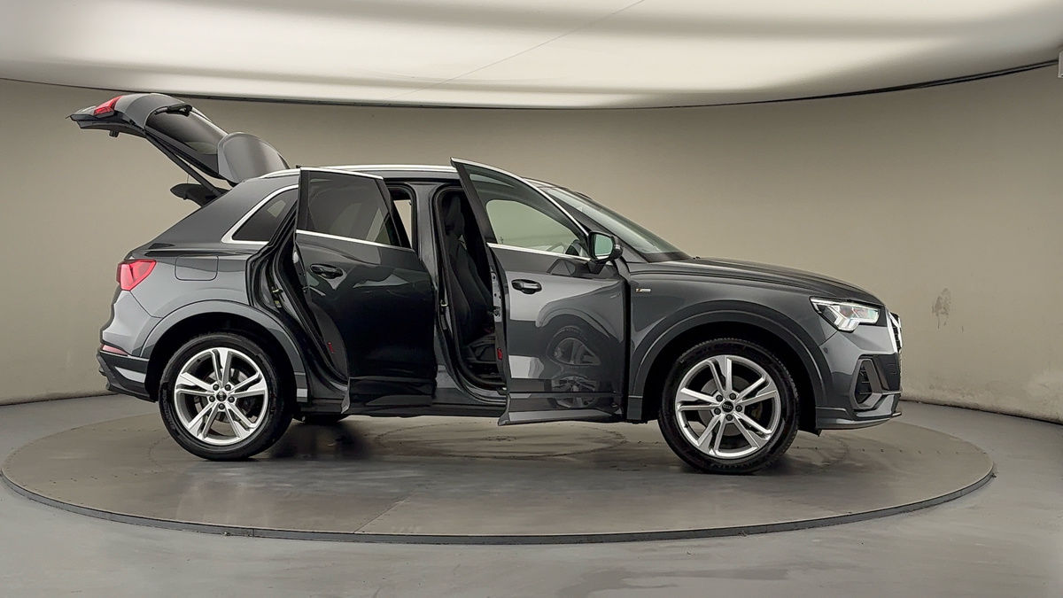 Used Audi Q3 2023 for sale - 76536439: Photo 55