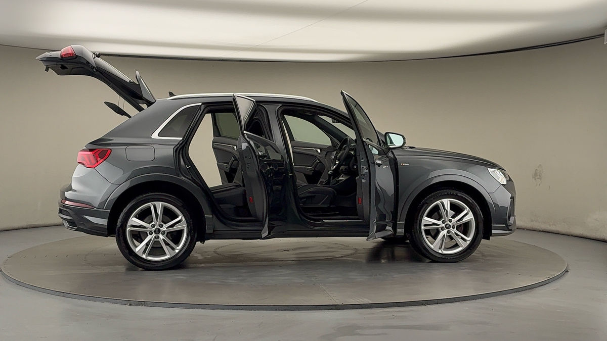 Used Audi Q3 2023 for sale - 76536439: Photo 56