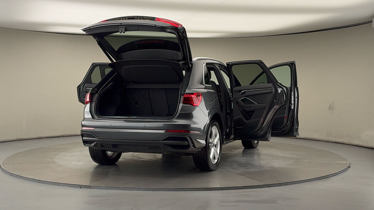 Used Audi Q3 2023 for sale - 76536439: Photo 59