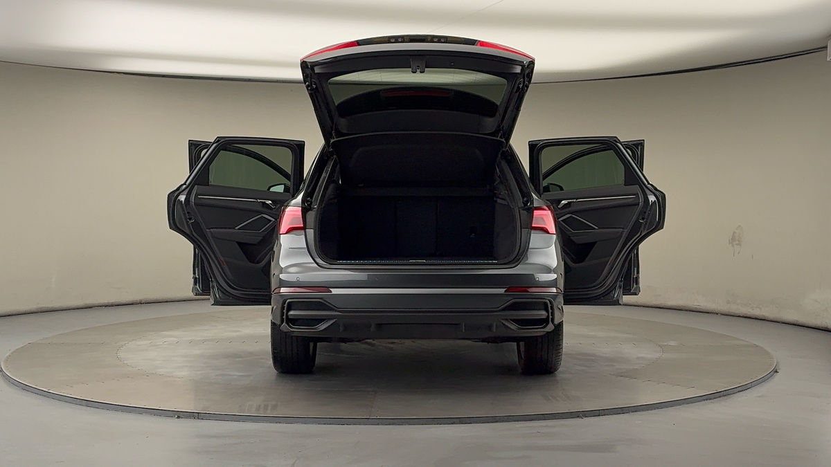 Used Audi Q3 2023 for sale - 76536439: Photo 60