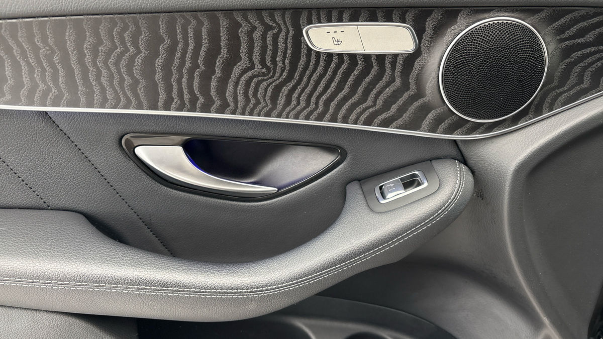 Used Mercedes-Benz GLC 2020 for sale - 76821418: Photo 19