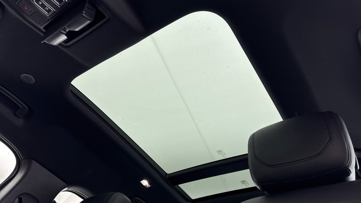 Used Land Rover Defender 2021 for sale - 77342434: Photo 11