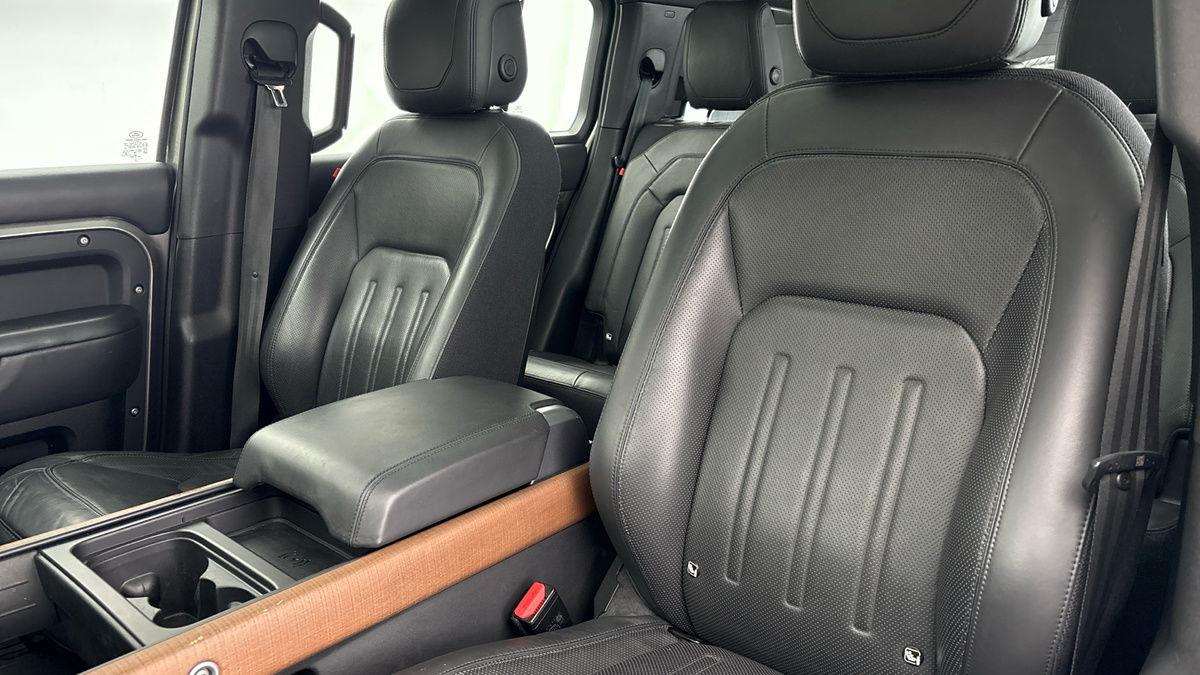 Used Land Rover Defender 2021 for sale - 77342434: Photo 14