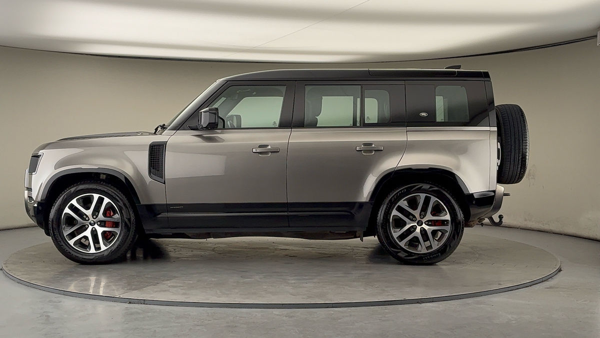 Used Land Rover Defender 2021 for sale - 77342434: Photo 30