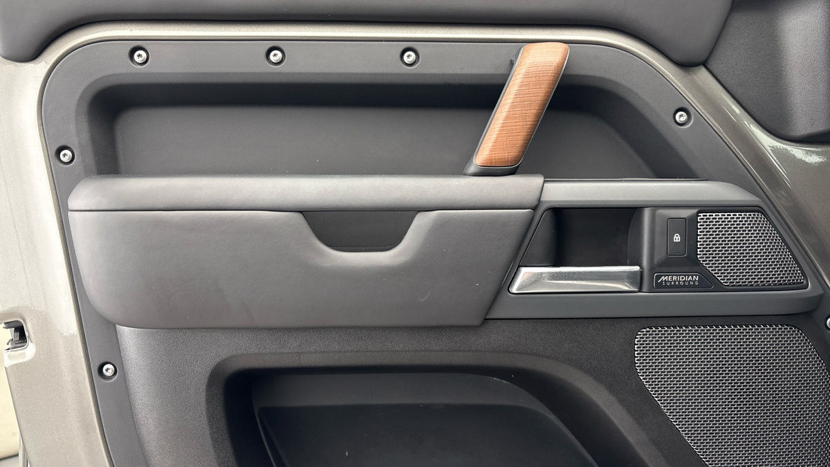 Used Land Rover Defender 2021 for sale - 77342434: Photo 37