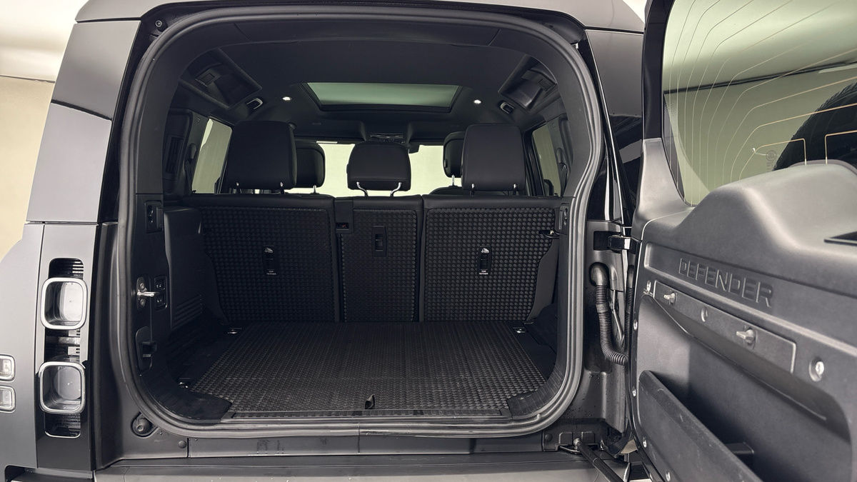 Used Land Rover Defender 110 2022 for sale - 76536440: Photo 11