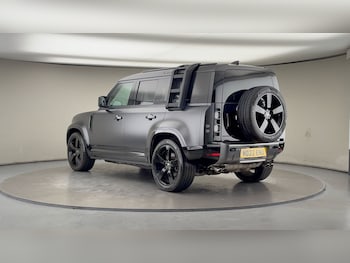 Used Land Rover Defender 110 2022 for sale - 76536440: Photo