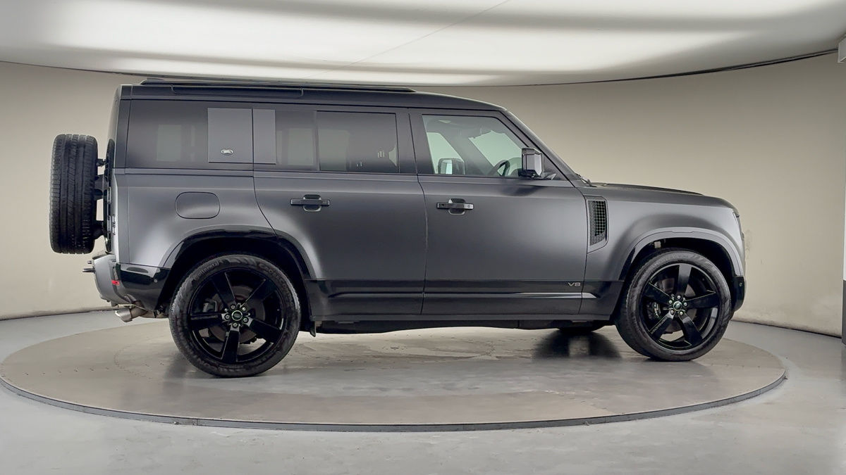 Used Land Rover Defender 110 2022 for sale - 76536440: Photo 39