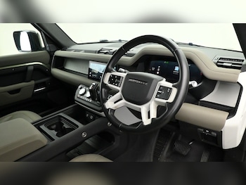 Used Land Rover Defender 110 2021 for sale - 75020920: Photo