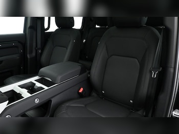 Used Land Rover Defender 110 2025 for sale - 75307954: Photo