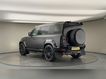Used Land Rover Defender 110 2025 for sale - 75912444: Photo
