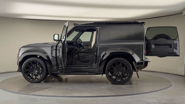 Used Land Rover Defender 90 2025 for sale - 76198003: Photo 51