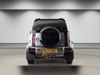 Used Land Rover Defender 90 2023 for sale - 78168190: Photo