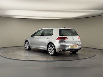 Used Volkswagen Golf 2019 for sale - 76280777: Photo