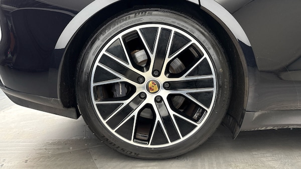 Used Porsche Taycan 2022 for sale - 76040255: Photo 10