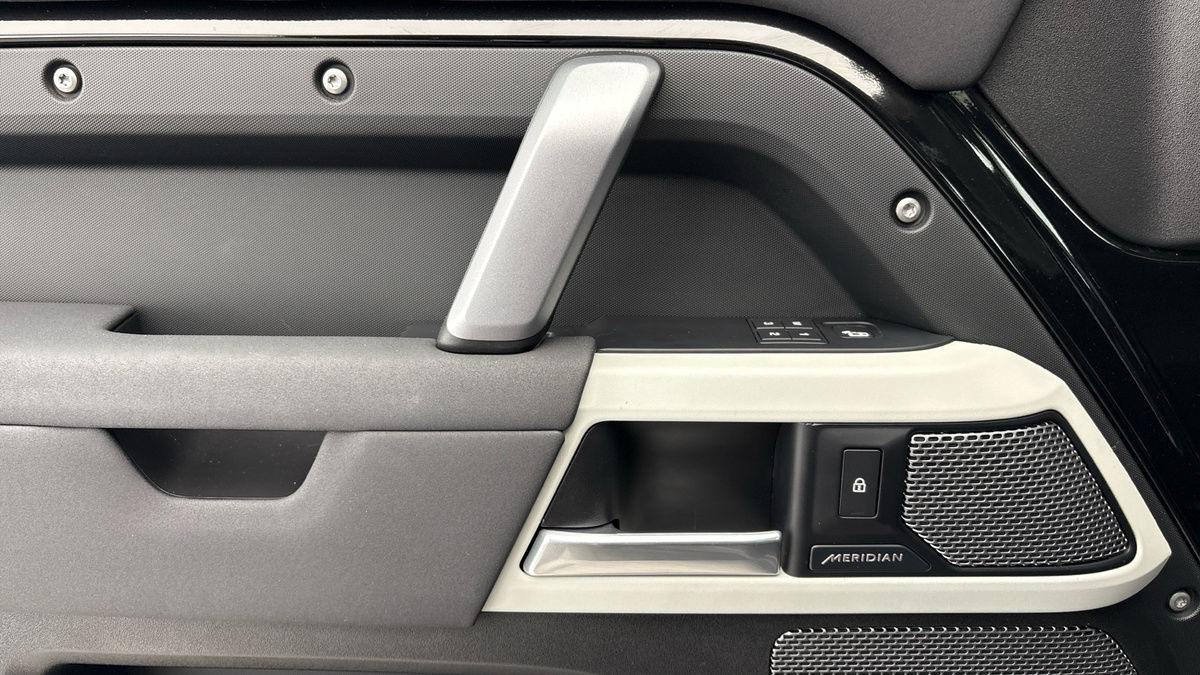 Used Land Rover Defender 2021 for sale - 78182392: Photo 19