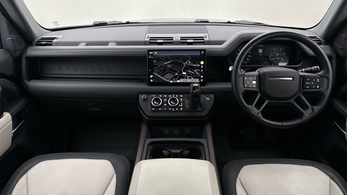 Used Land Rover Defender 110 2023 for sale - 76280713: Photo 12