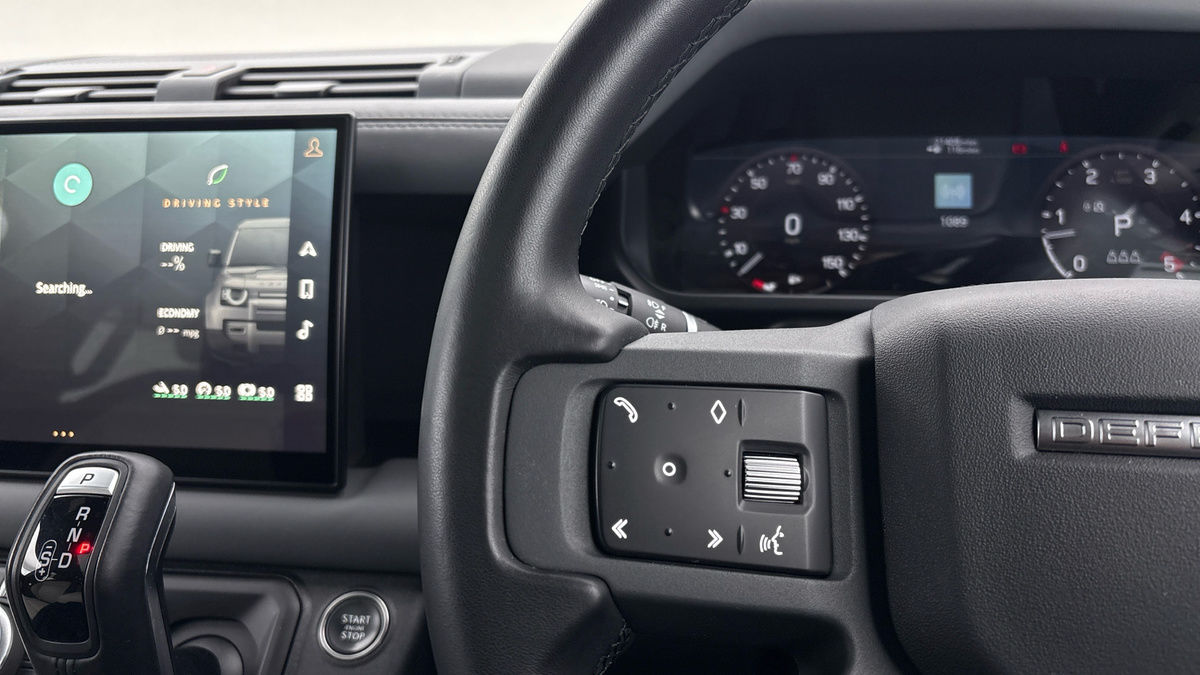 Used Land Rover Defender 110 2023 for sale - 76280713: Photo 13