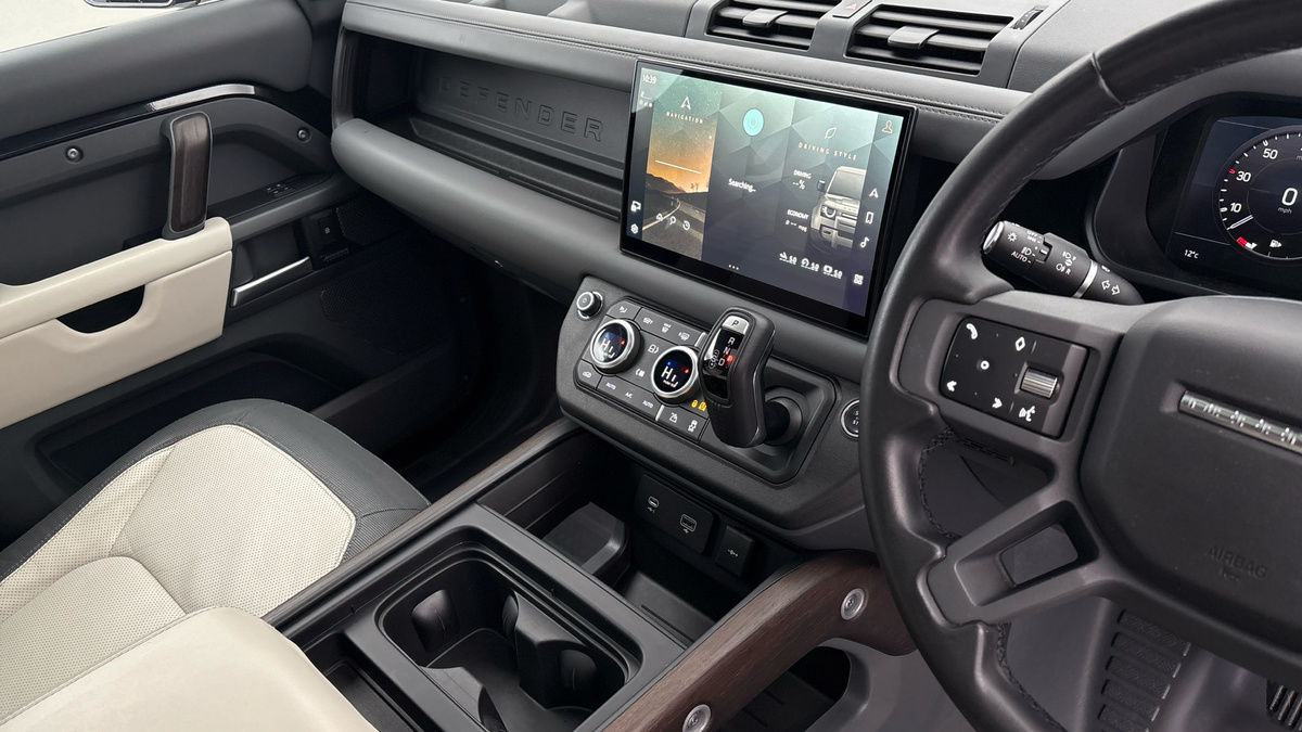 Used Land Rover Defender 110 2023 for sale - 76280713: Photo 18