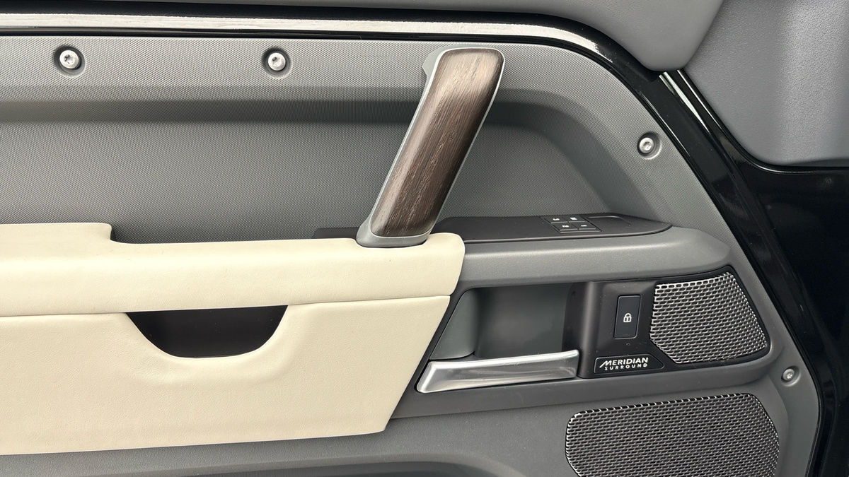 Used Land Rover Defender 110 2023 for sale - 76280713: Photo 19