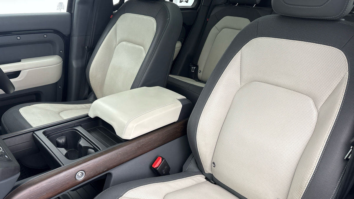 Used Land Rover Defender 110 2023 for sale - 76280713: Photo 7