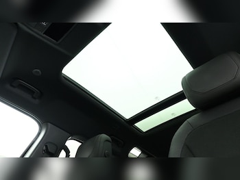 Used Land Rover Defender 110 2023 for sale - 75010555: Photo