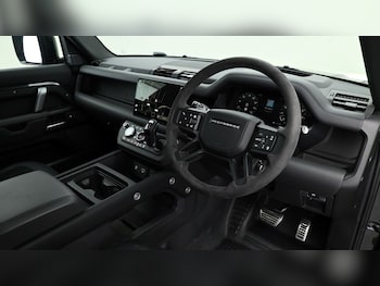Used Land Rover Defender 110 2023 for sale - 75010555: Photo