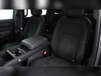 Used Land Rover Defender 110 2023 for sale - 75010555: Photo