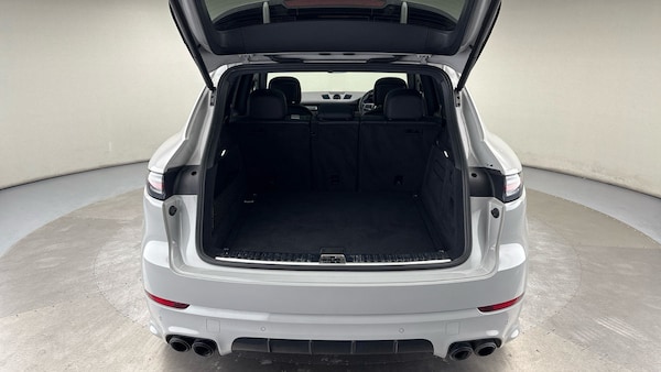 Used Porsche Cayenne 2023 for sale - 76030028: Photo 11