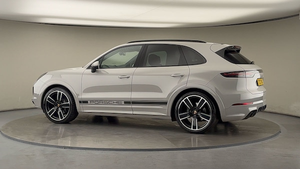 Used Porsche Cayenne 2023 for sale - 76030028: Photo 30