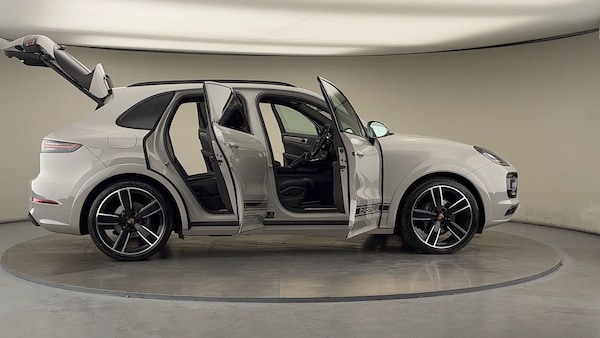 Used Porsche Cayenne 2023 for sale - 76030028: Photo 60