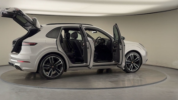 Used Porsche Cayenne 2023 for sale - 76030028: Photo 61