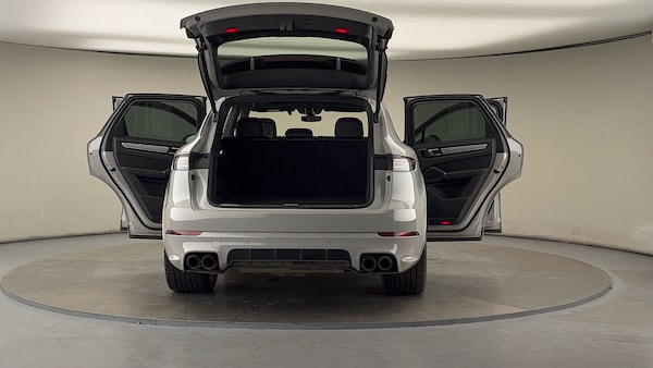 Used Porsche Cayenne 2023 for sale - 76030028: Photo 64