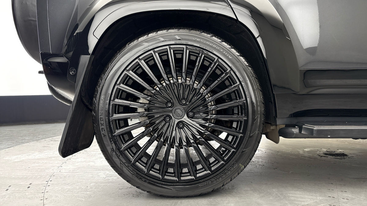 Used Land Rover Defender 2024 for sale - 77937578: Photo 10