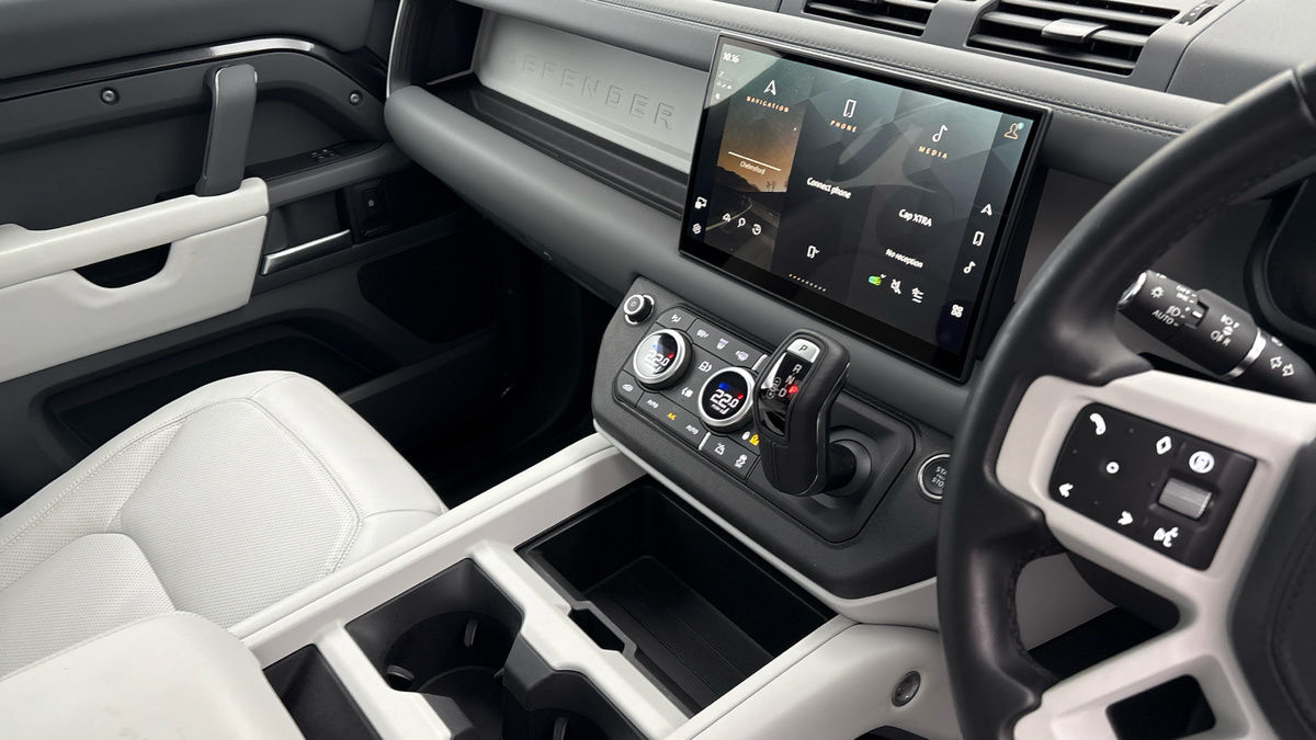 Used Land Rover Defender 2024 for sale - 77937578: Photo 18