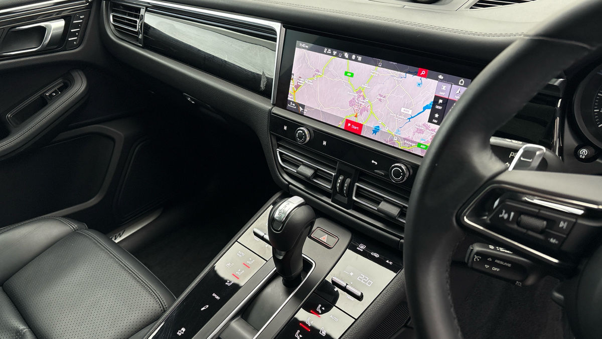 Used Porsche Macan 2023 for sale - 75999278: Photo 18