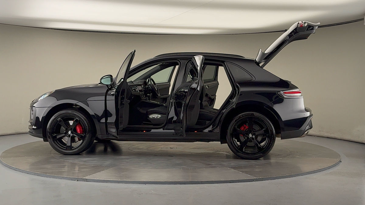 Used Porsche Macan 2023 for sale - 75999278: Photo 46