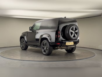 Used Land Rover Defender 90 2025 for sale - 75999270: Photo