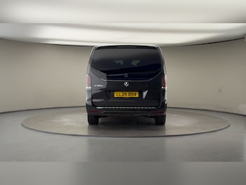 Used Mercedes-Benz V-Class 2025 for sale - 76547565: Photo