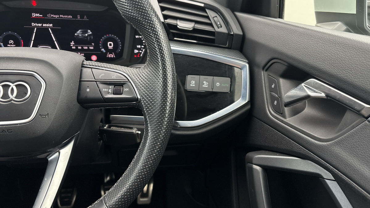 Used Audi Q3 2023 for sale - 76334522: Photo 14