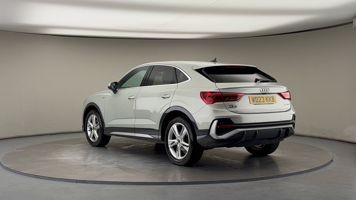 Used Audi Q3 2023 for sale - 76334522: Photo 2