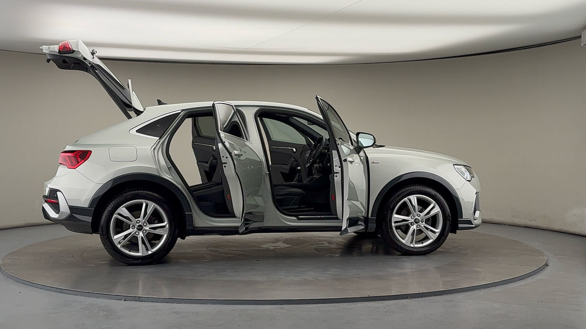 Used Audi Q3 2023 for sale - 76334522: Photo 56