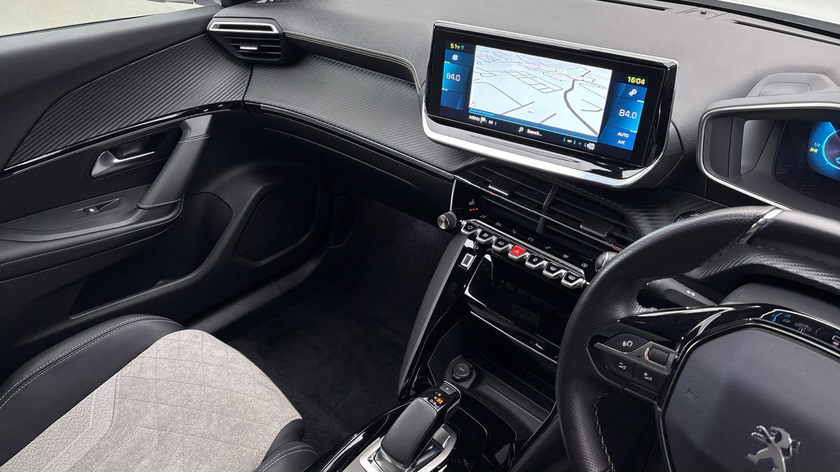 Used Peugeot E-2008 2021 for sale - 76686934: Photo 18