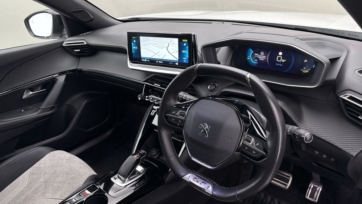 Used Peugeot E-2008 2021 for sale - 76686934: Photo 5