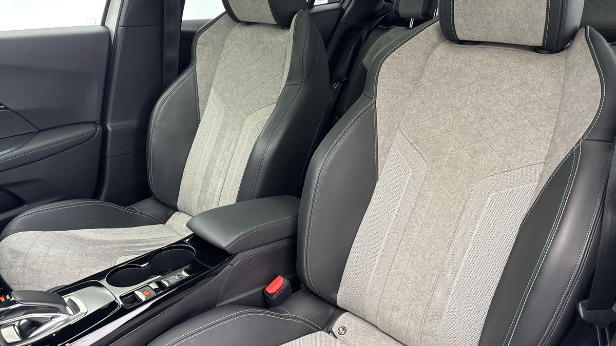 Used Peugeot E-2008 2021 for sale - 76686934: Photo 7