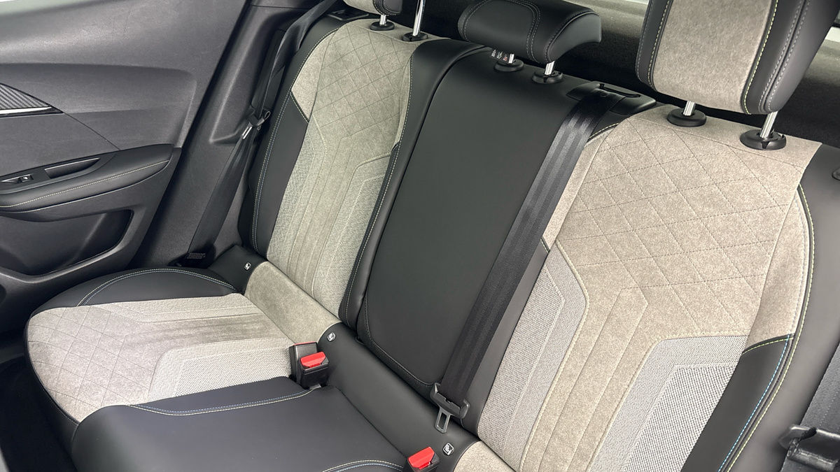 Used Peugeot E-2008 2021 for sale - 76686934: Photo 8