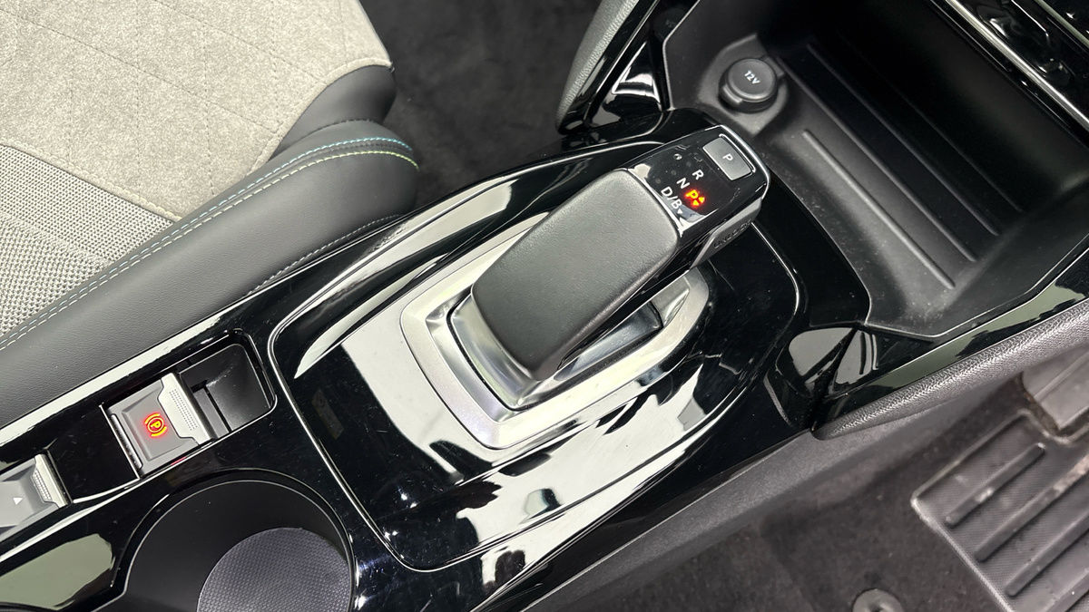 Used Peugeot E-2008 2021 for sale - 76686934: Photo 9