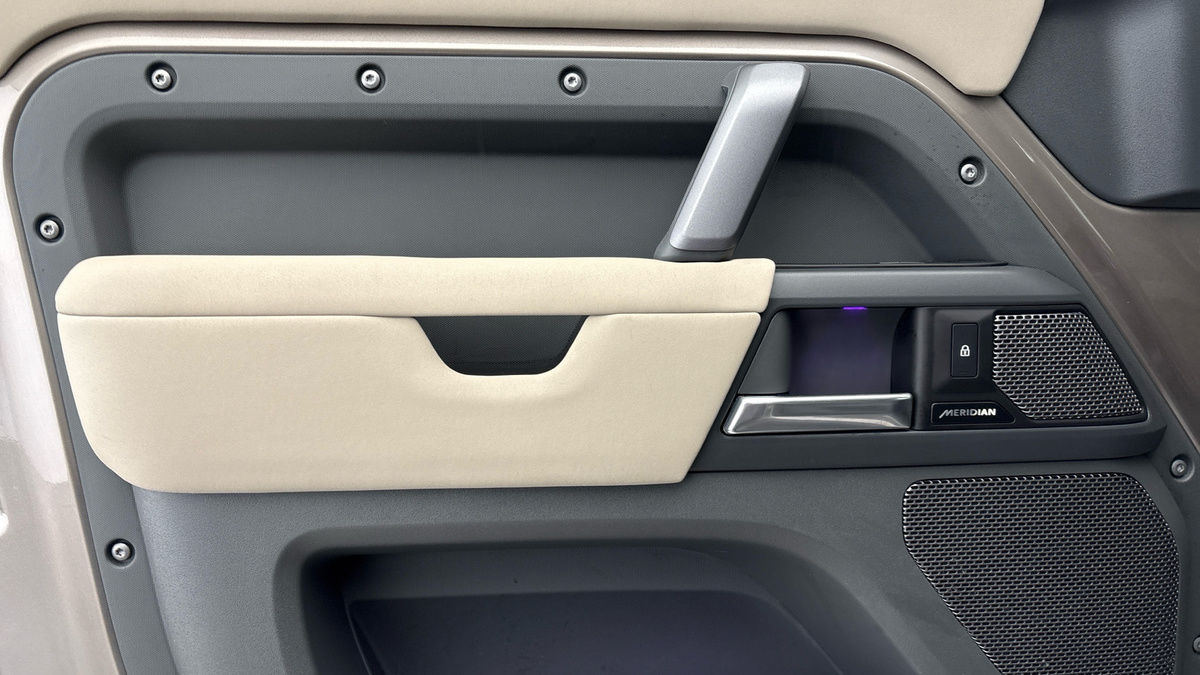 Used Land Rover Defender 110 2023 for sale - 77107385: Photo 19