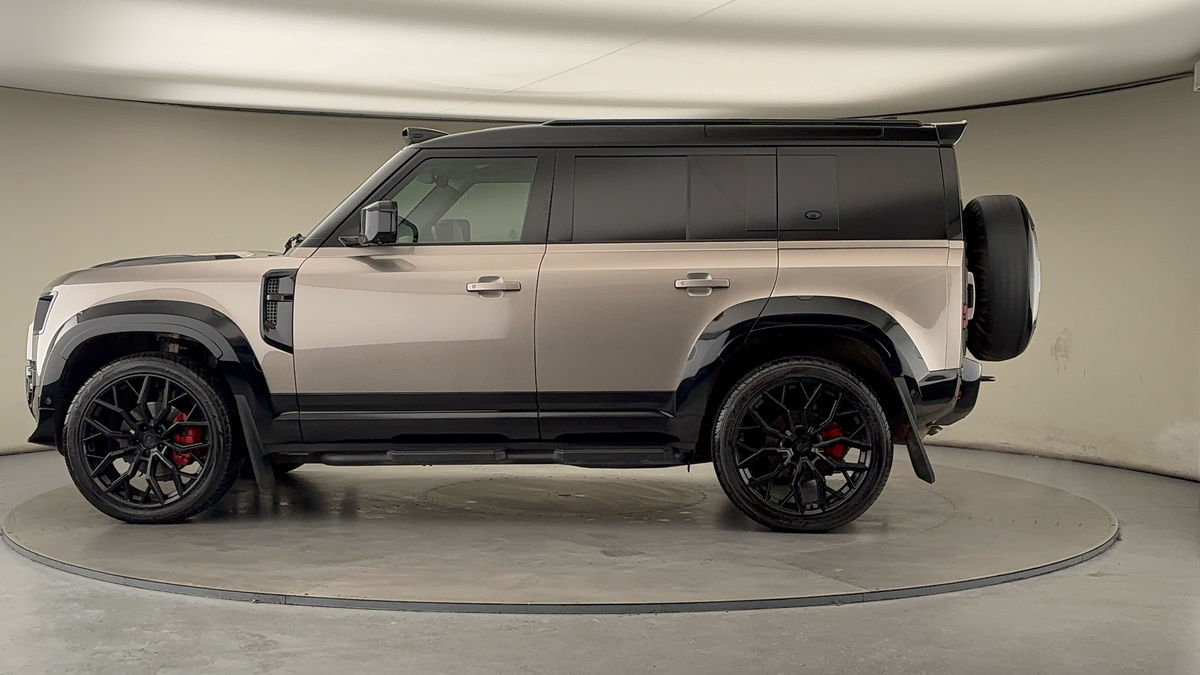 Used Land Rover Defender 110 2023 for sale - 77107385: Photo 32